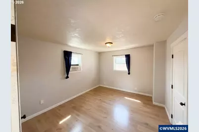 680 S 5th St, Harrisburg, OR 97446 - Photo 11