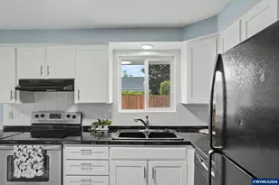 4742 Oak Park Dr NE, Salem, OR 97305 - Photo 17