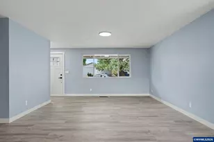 4742 Oak Park Dr NE, Salem, OR 97305 - Photo 7