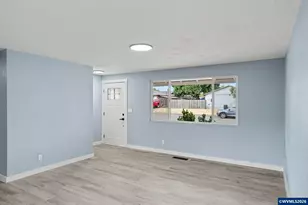 4742 Oak Park Dr NE, Salem, OR 97305 - Photo 5