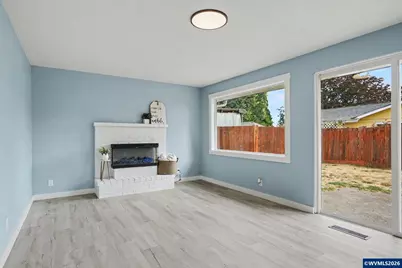4742 Oak Park Dr NE, Salem, OR 97305 - Photo 11