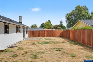 4742 Oak Park Dr NE, Salem, OR 97305 - Photo 31