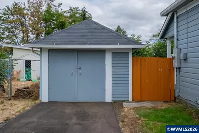 1060 SE Shelton St, Dallas, OR 97338 - Photo 3