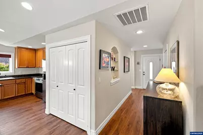 127 Miranda Av SE, Salem, OR 97306 - Photo 3