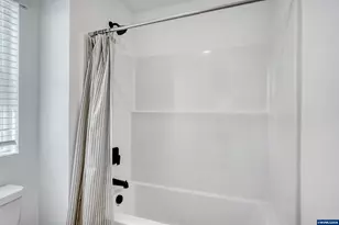 578 Vail Av, Woodburn, OR 97071 - Photo 21