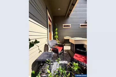 2777 Vibbert St S, Salem, OR 97302 - Photo 3