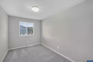 849 Kirksey St, Woodburn, OR 97071 - Photo 17