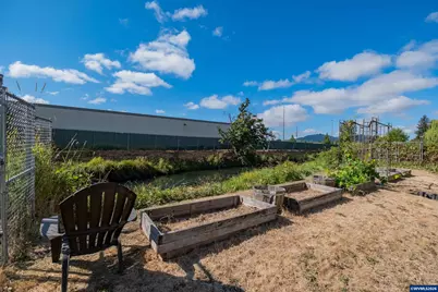120 E Cedar St, Lebanon, OR 97355 - Photo 3