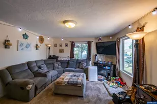 120 E Cedar St, Lebanon, OR 97355 - Photo 11