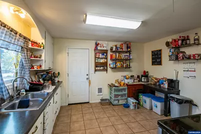 120 E Cedar St, Lebanon, OR 97355 - Photo 5