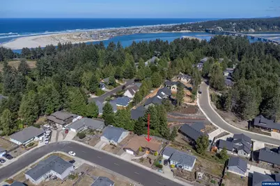 440 SW Wedge Dr, Waldport, OR 97394 - Photo 3