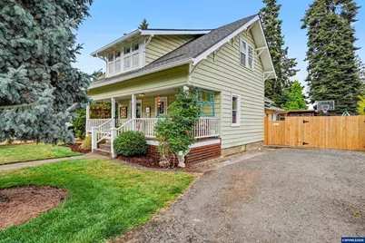 307 Adams Av, Silverton, OR 97381 - Photo 3