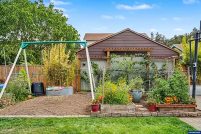 307 Adams Av, Silverton, OR 97381 - Photo 49