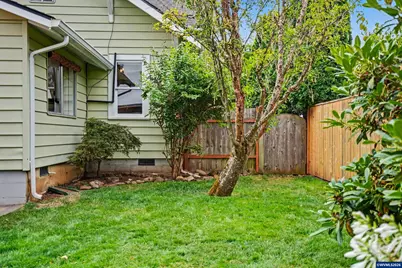 307 Adams Av, Silverton, OR 97381 - Photo 43