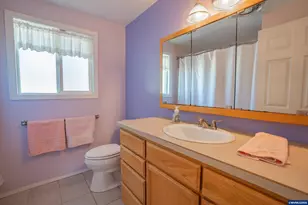 1380 W Sherman St, Lebanon, OR 97355 - Photo 21