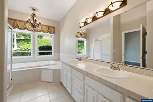 675 Hazeltine Ave SE, Salem, OR 97306 - Photo 13