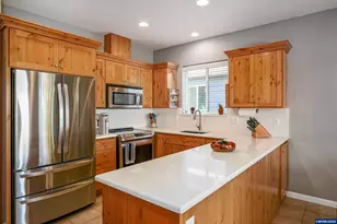 2144 SE Rhododendron Ave, Dallas, OR 97338 - Photo 21