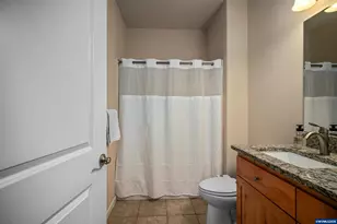 2144 SE Rhododendron Ave, Dallas, OR 97338 - Photo 9