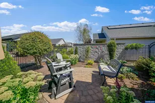 2144 SE Rhododendron Ave, Dallas, OR 97338 - Photo 35