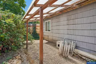 1378 6th St NW, Salem, OR 97304 - Photo 21