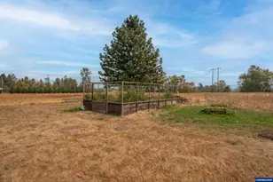 885 Hillview Dr, Lebanon, OR 97355 - Photo 29