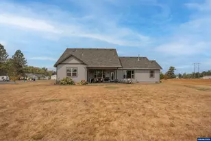 885 Hillview Dr, Lebanon, OR 97355 - Photo 31