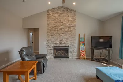 885 Hillview Dr, Lebanon, OR 97355 - Photo 5