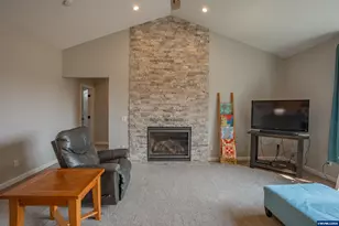 885 Hillview Dr, Lebanon, OR 97355 - Photo 5