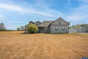 885 Hillview Dr, Lebanon, OR 97355 - Photo 3