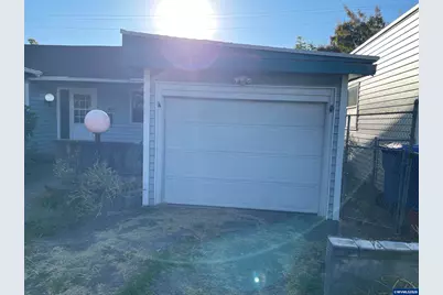 575 23rd St NE, Salem, OR 97301 - Photo 3