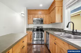 847 Crouchen St NW, Salem, OR 97304 - Photo 9