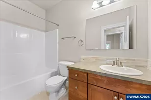 211 Silver St, Silverton, OR 97381 - Photo 21