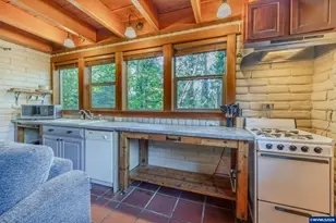 1820 E 28th Ave, Eugene, OR 97403 - Photo 43