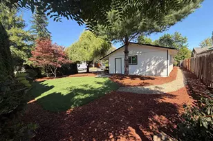2395 4th St NE, Salem, OR 97301 - Photo 13