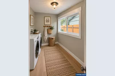 2395 4th St NE, Salem, OR 97301 - Photo 9
