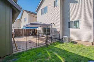 671 Jasmine Cir, Independence, OR 97351 - Photo 3