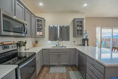671 Jasmine Cir, Independence, OR 97351 - Photo 11