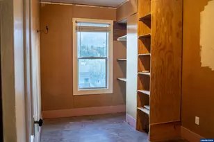 329 S 1st Ave, Mill City, OR 97360 - Photo 33