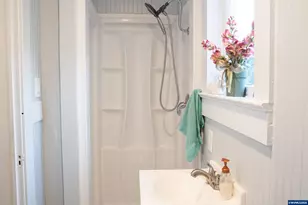 329 S 1st Ave, Mill City, OR 97360 - Photo 19