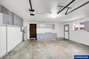 1223 SW Bridlewood Dr, Dallas, OR 97338 - Photo 33