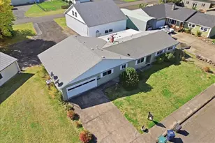 633 Cessna St, Independence, OR 97351 - Photo 33
