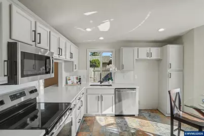 635 N 10th Pl, Aumsville, OR 97325 - Photo 7