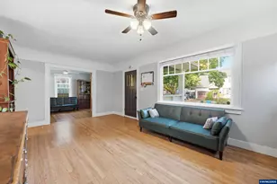 1890 Cottage St NE, Salem, OR 97301 - Photo 5