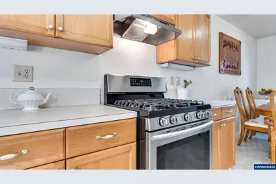 554 SW B Av, Corvallis, OR 97333 - Photo 11