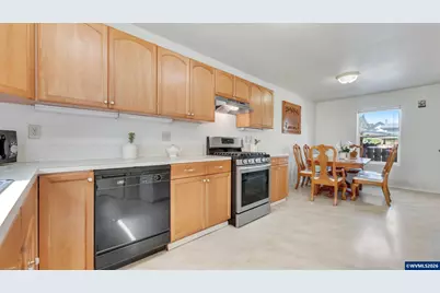 554 SW B Av, Corvallis, OR 97333 - Photo 9