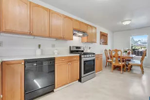 554 SW B Ave, Corvallis, OR 97333 - Photo 9