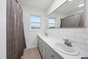 5130 7th Ave NE, Keizer, OR 97303 - Photo 17
