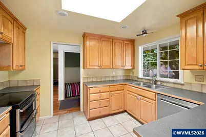 662 NW East Thornton Lake Dr, Albany, OR 97321 - Photo 15