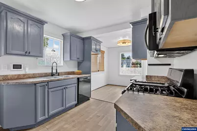 2275 Center St NE, Salem, OR 97301 - Photo 11