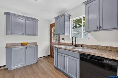 2275 Center St NE, Salem, OR 97301 - Photo 9